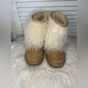 Women’s Size 9 Sheep Skin Shearling UGG Boots Box included.